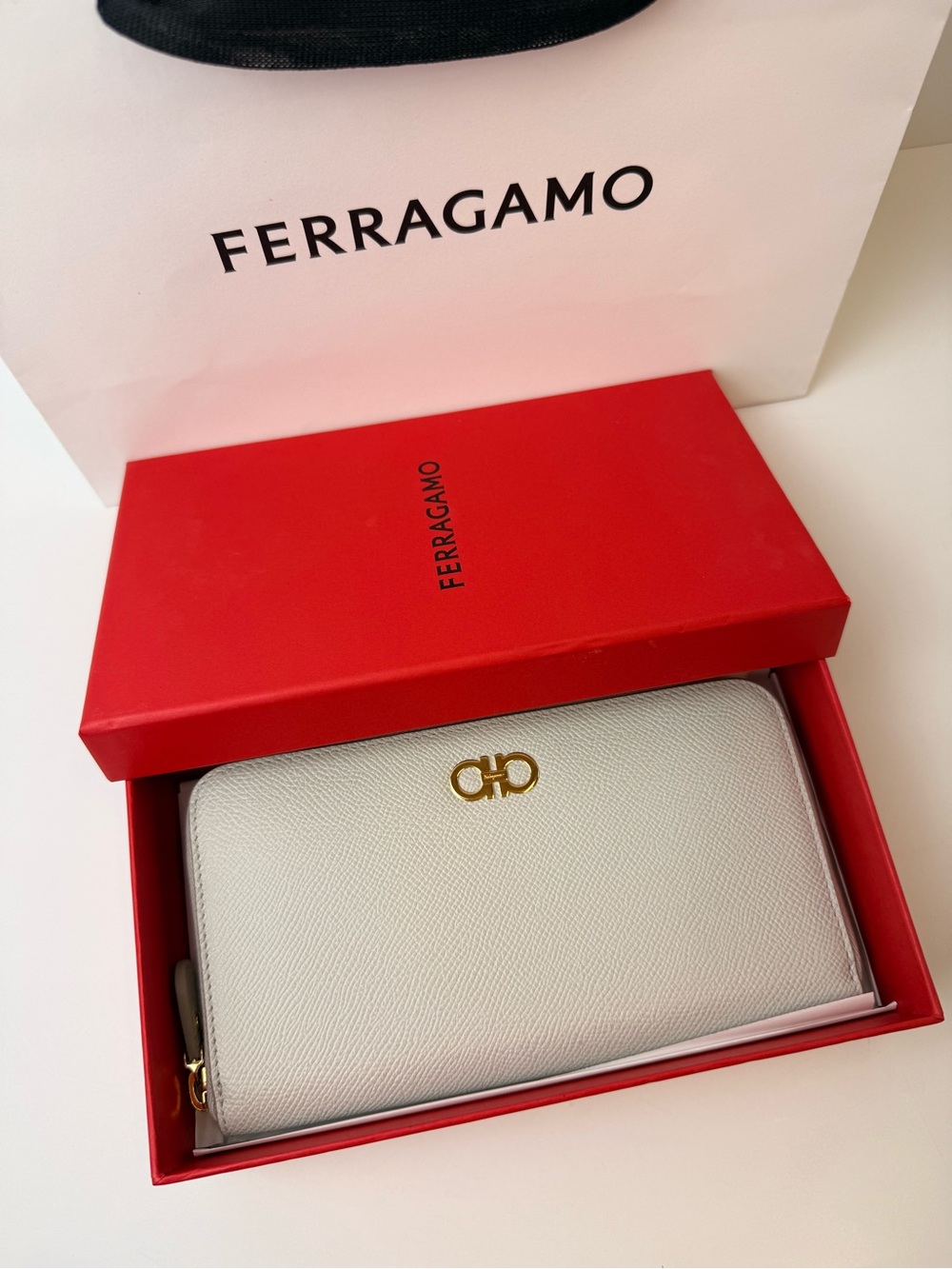 Salvatore Ferragamo Gancini Zip Around Wallet Pale Blue Gray Saffiano Leather - Picture 7 of 14